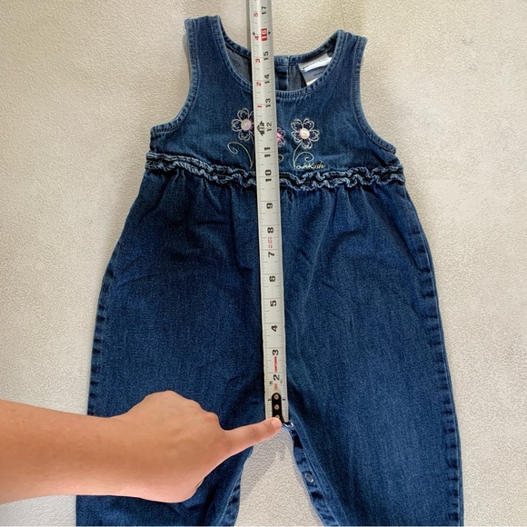 Oshkosh Ruffled Bubble Overalls Blue Jean Denim Jumpsuit Embroidered Flowers 18M - Picture 9 of 10